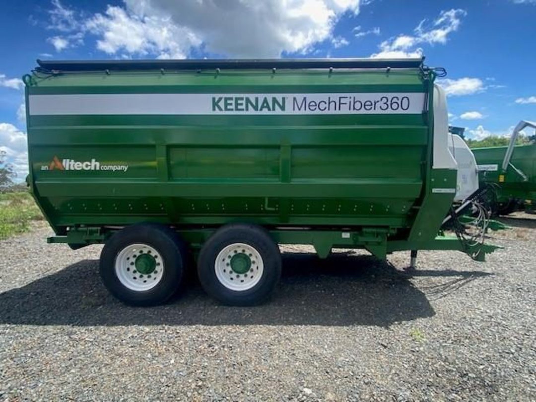 2012 KEENAN MechFiber 360BH Mixer Wagon (USED) image 3