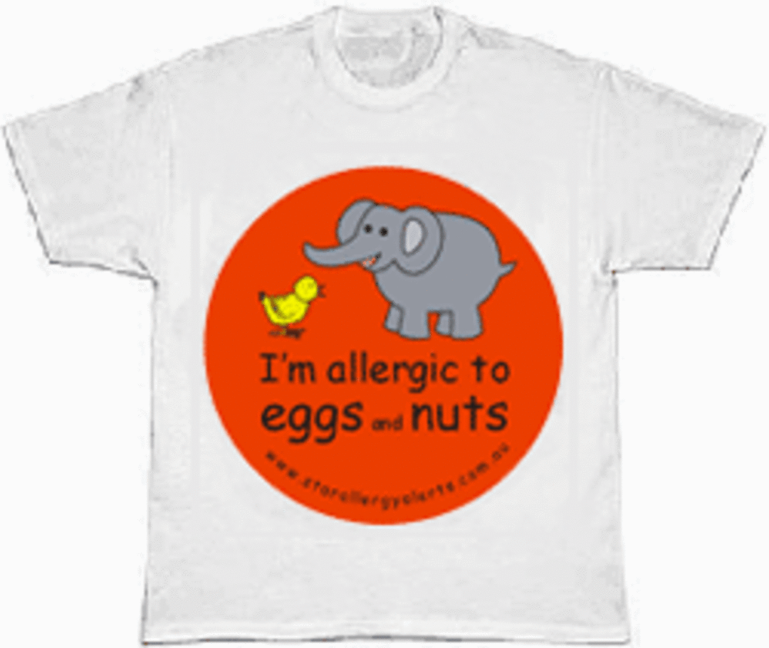 I'm allergic to eggs and nuts (Red) - kid's allergy alert t-shirt image 0