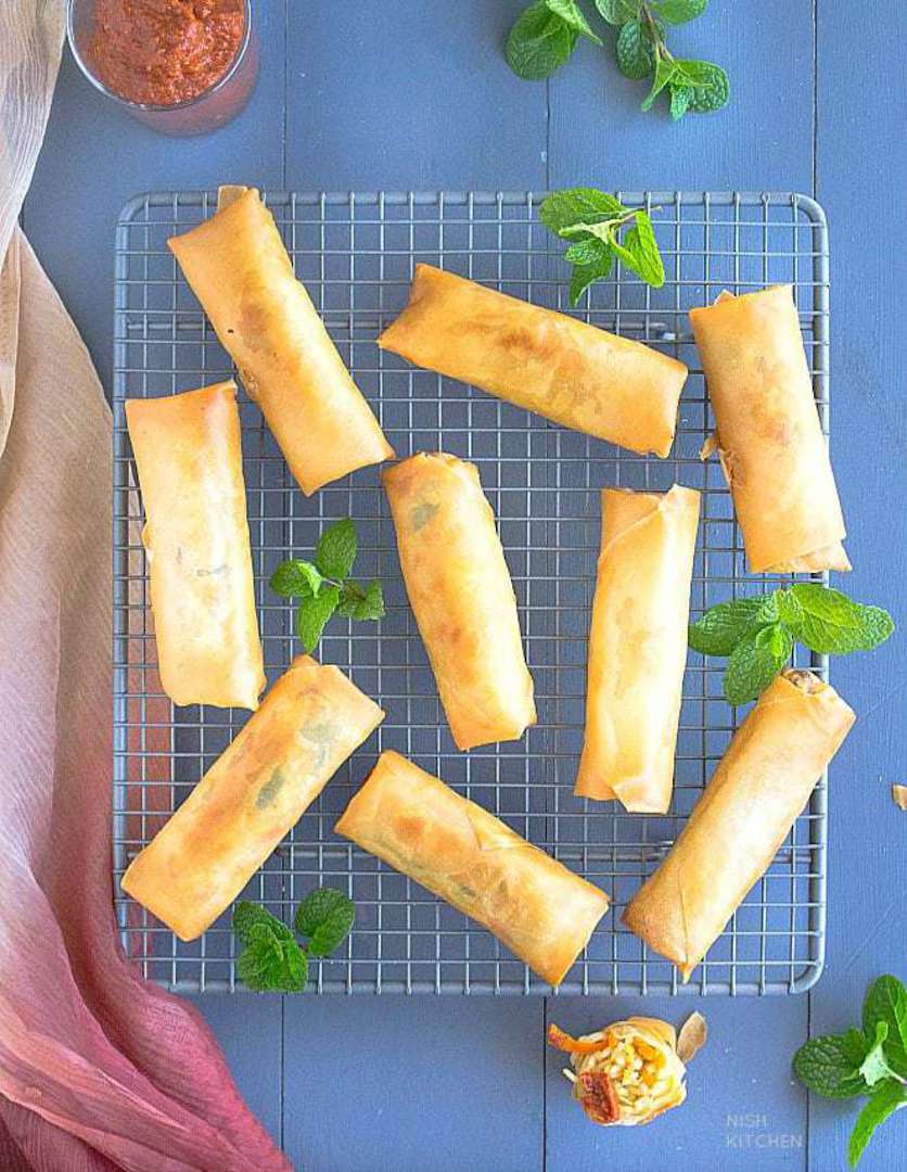 Vegan Spring Rolls with Dipping Sauce image 0