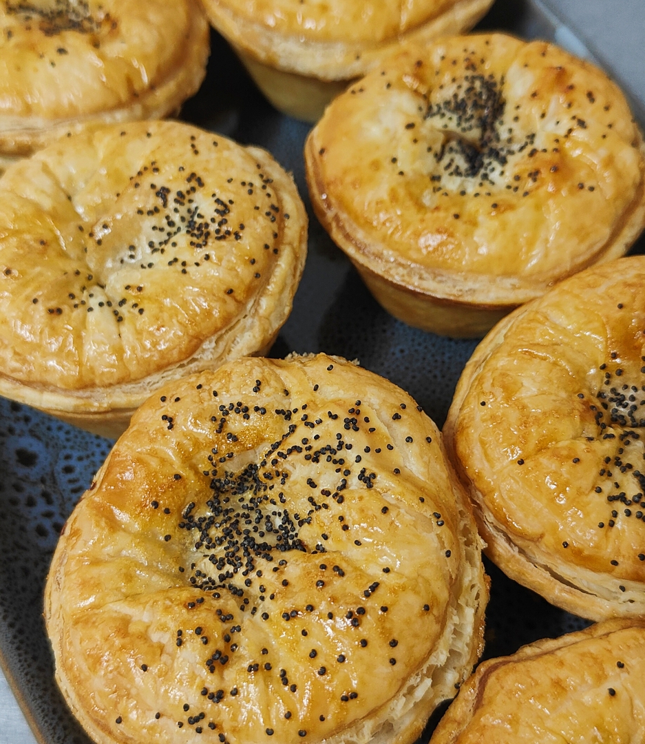 Mince savoury pies image 0