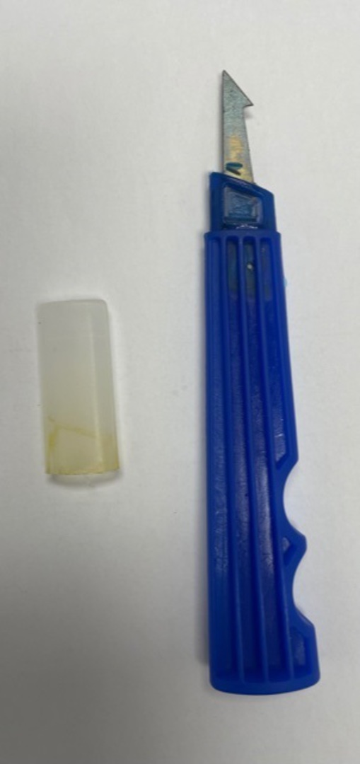 Slit Plastic Cutter image 1