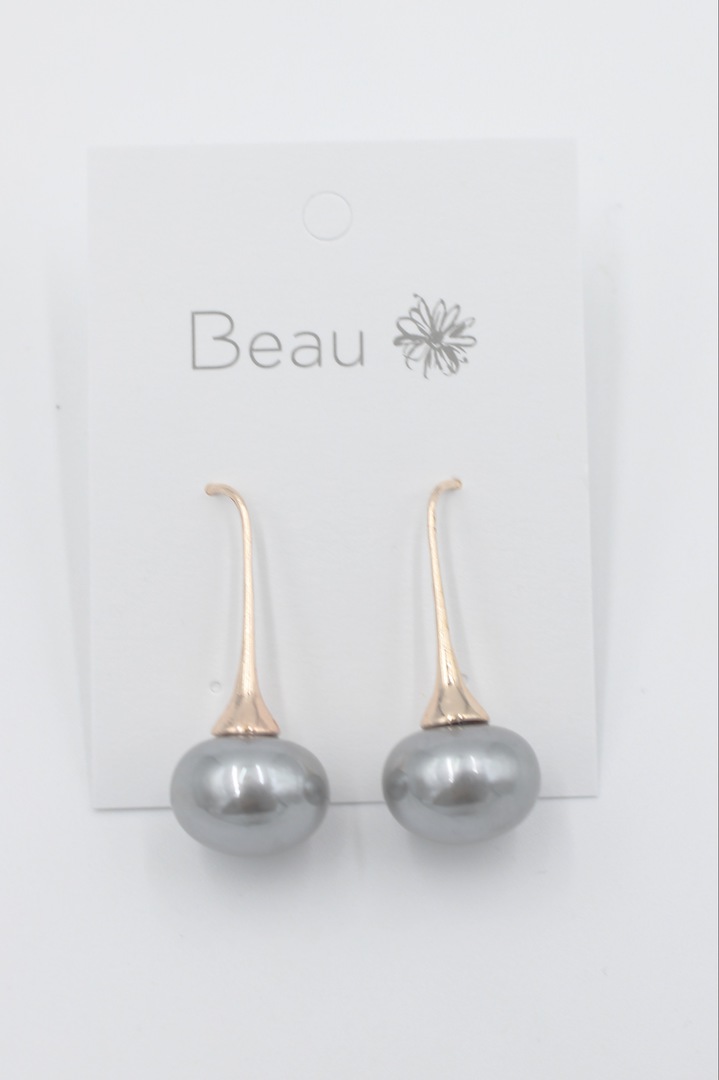 Lux Grey Pearl Earrings image 0