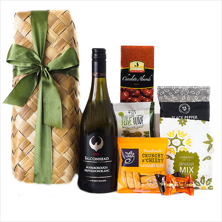Wine and Nibbles Gift Basket image 0