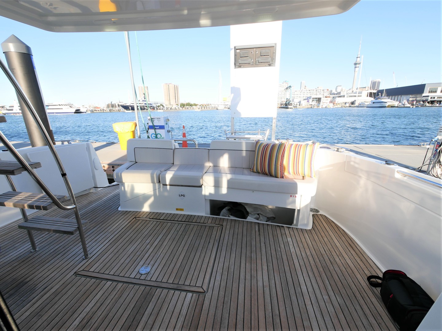 Near New Jeanneau Velasco 43F Located In Auckland image 6
