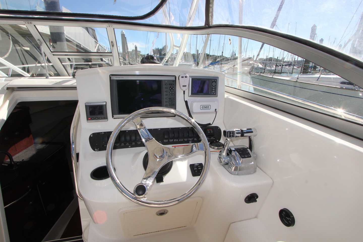 2011 Boston Whaler 305 Conquest image 10