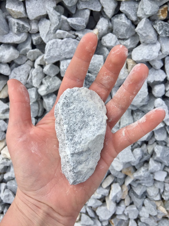 Lime Chip Boulder (40-80mm)