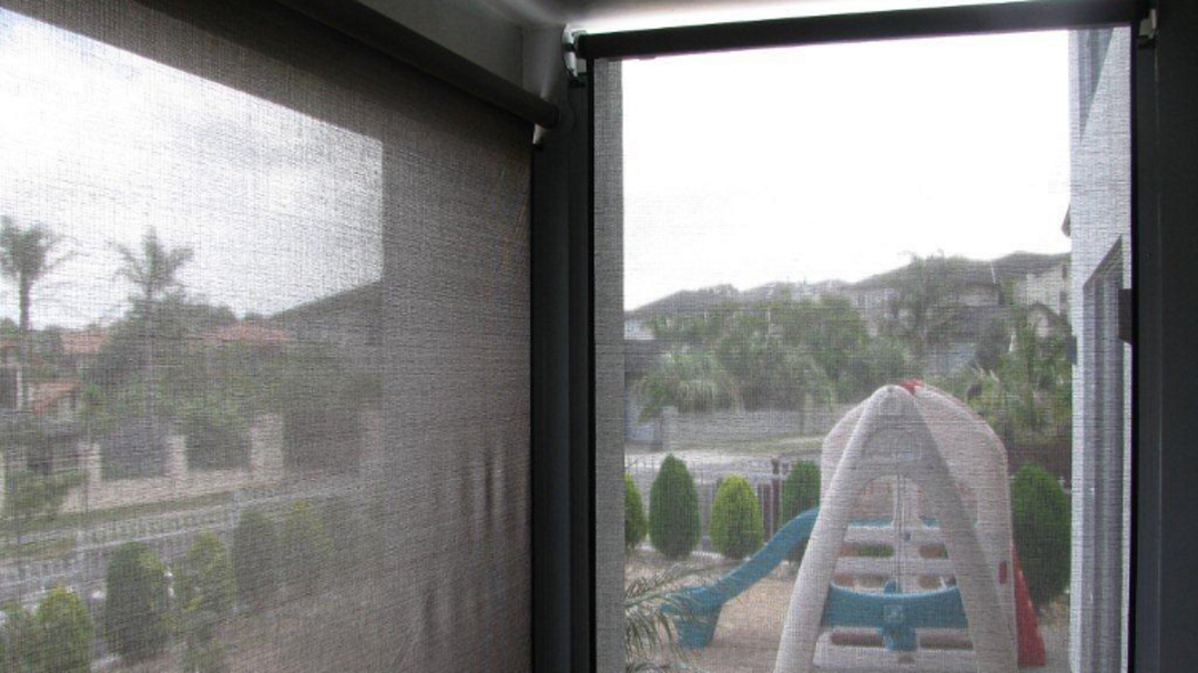 Ziptrak® spring loaded outdoor blinds image 7