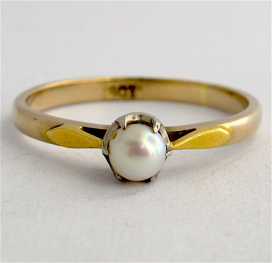 9ct yellow gold pearl ring image 0