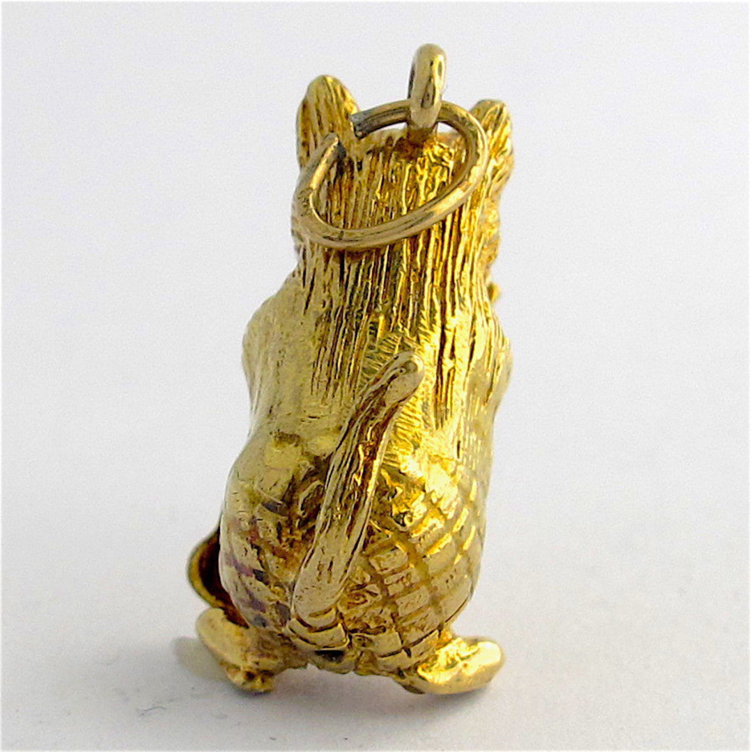 9ct yellow gold cat with a violin charm image 1