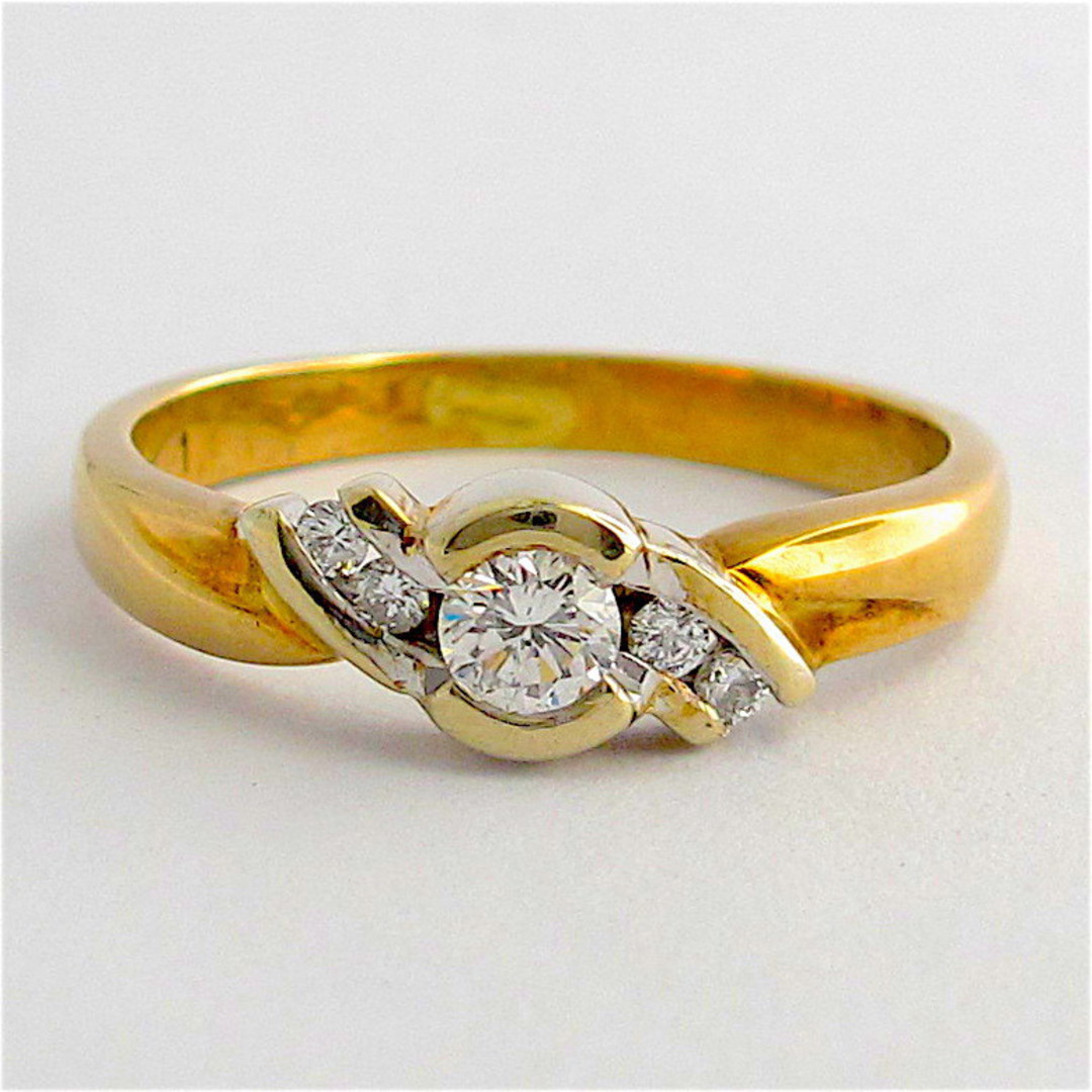 9ct yellow gold diamond ring image 0