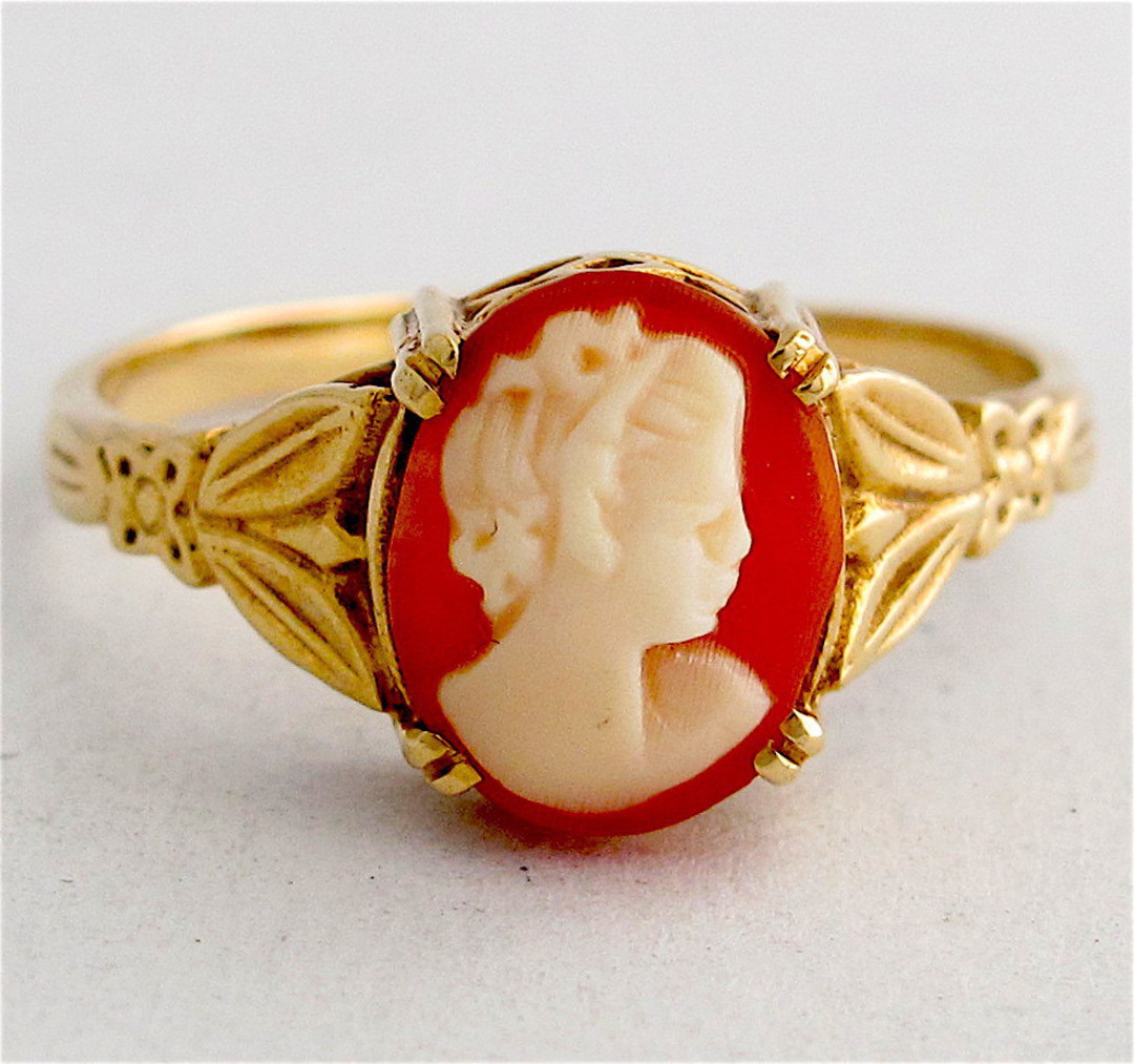 9ct yellow gold shell cameo dress ring image 0