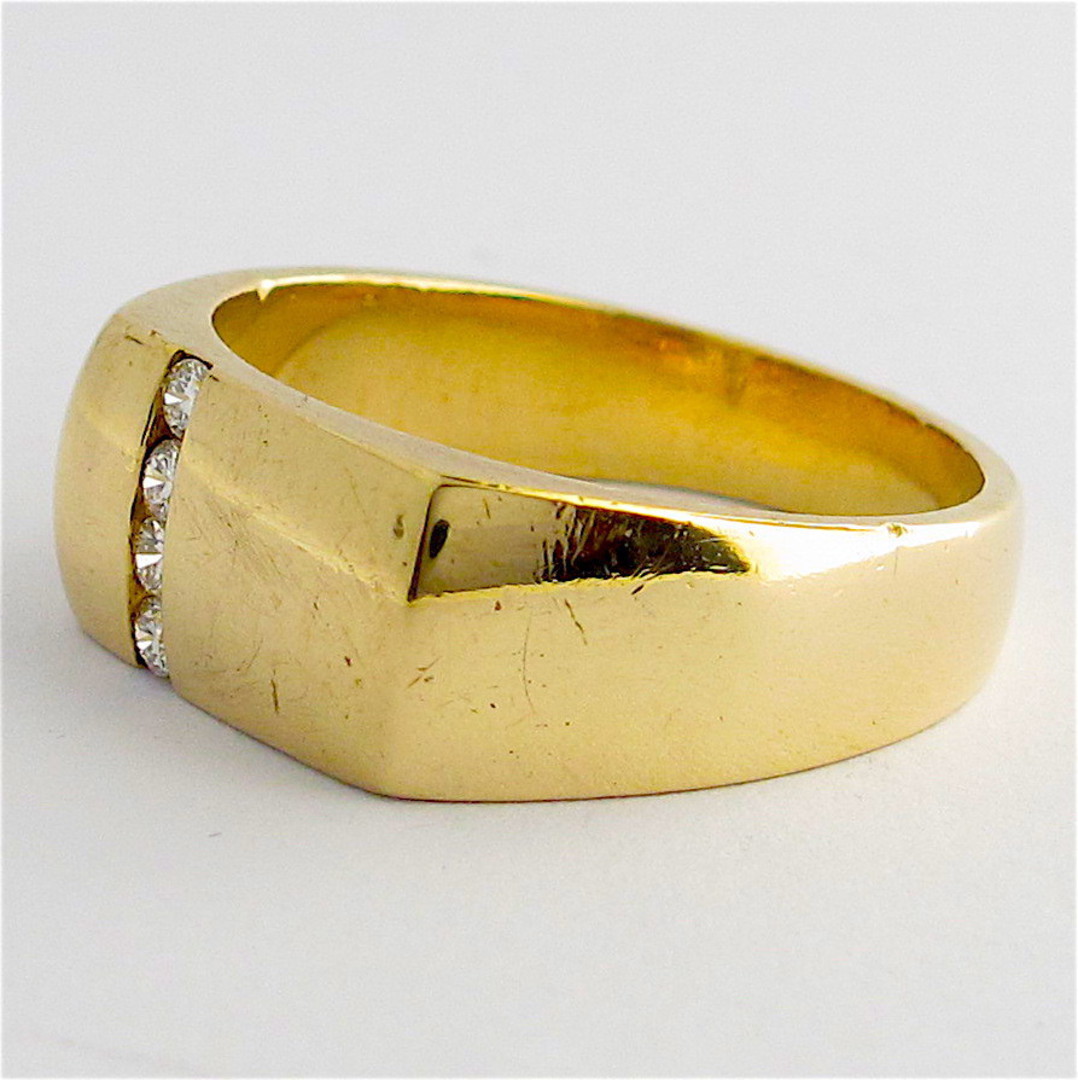 9ct yellow gold and diamond set Gent's dress ring image 1