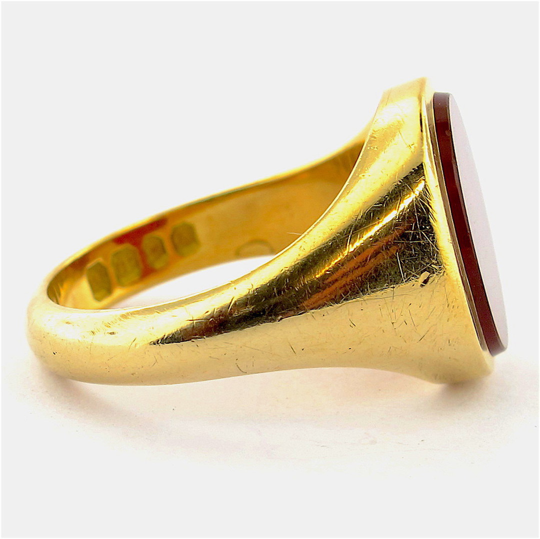 18ct yellow gold british hallmarked carnelian set ring image 1