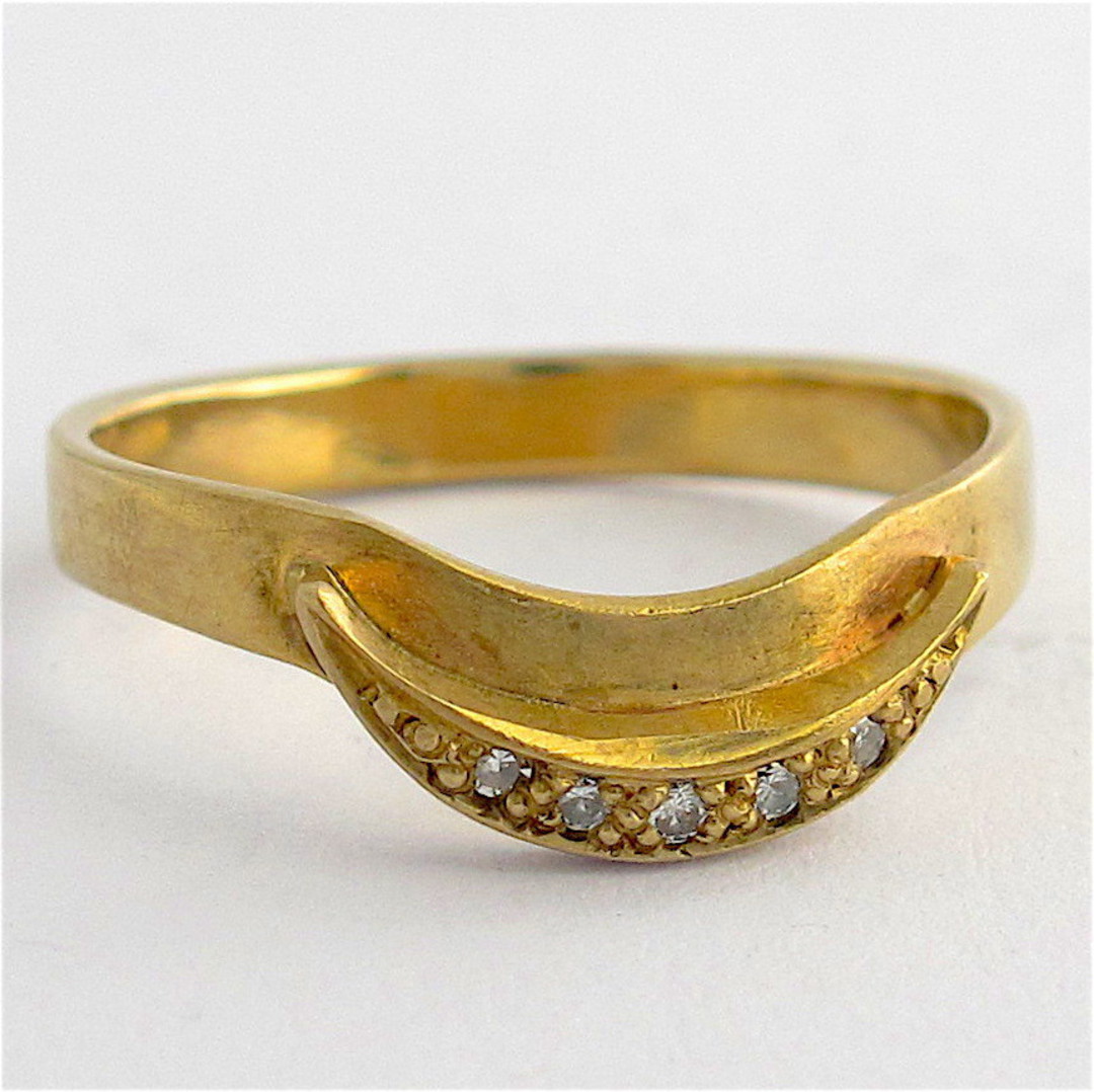 9ct yellow gold garnet and diamond 2 ring set image 3