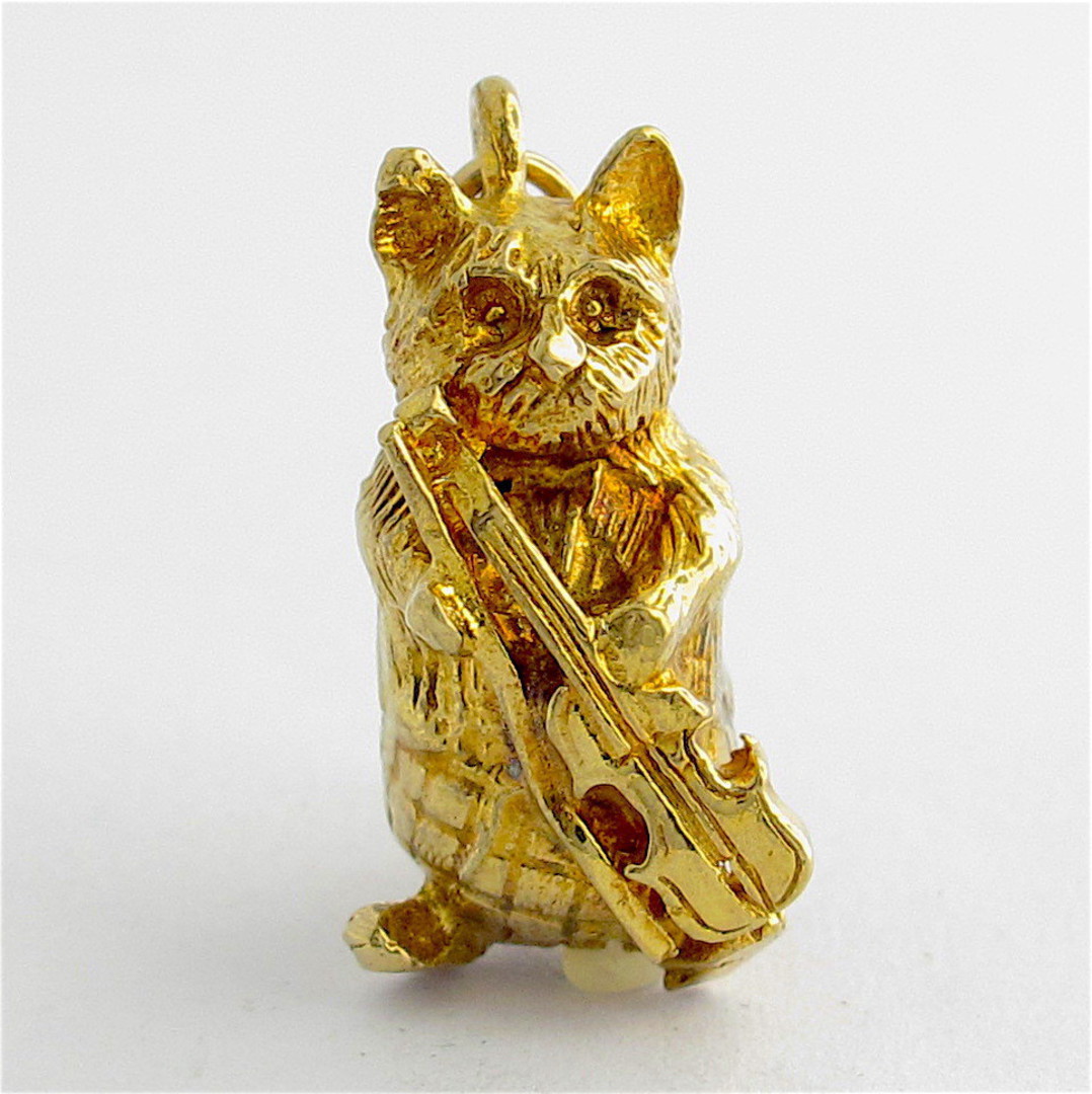 9ct yellow gold cat with a violin charm image 0