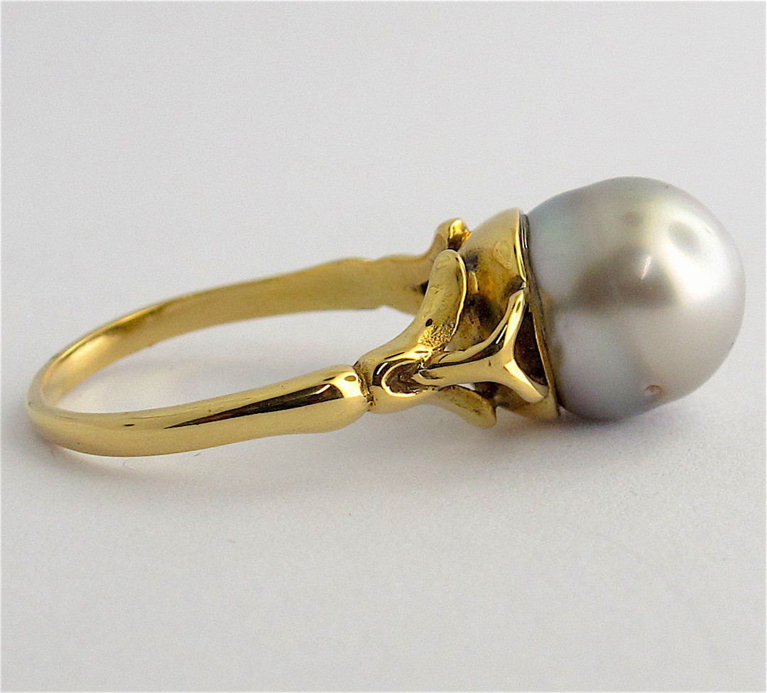 18ct yellow gold black pearl ring image 1
