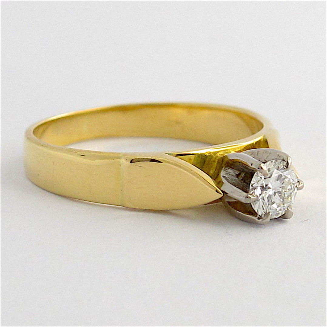 18ct yellow and white gold vintage diamond solitaire ring image 1
