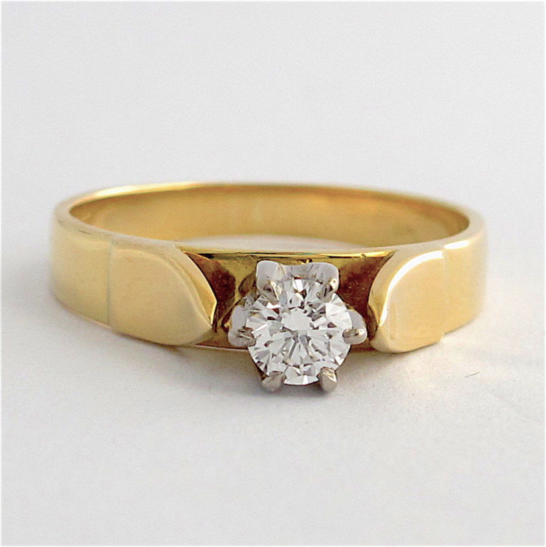 18ct yellow and white gold vintage diamond solitaire ring image 0