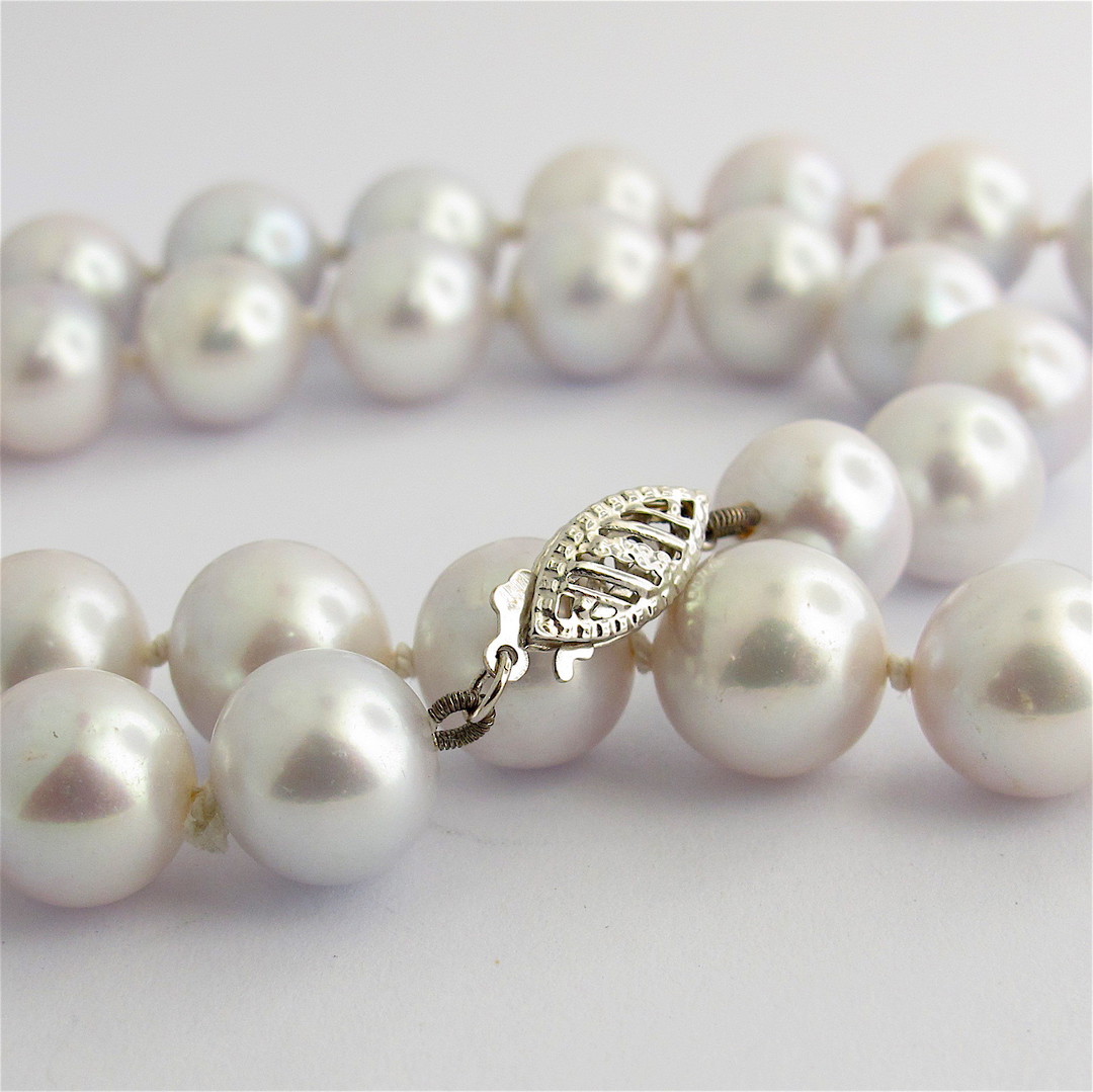 Silver freshwater pearl necklace image 1