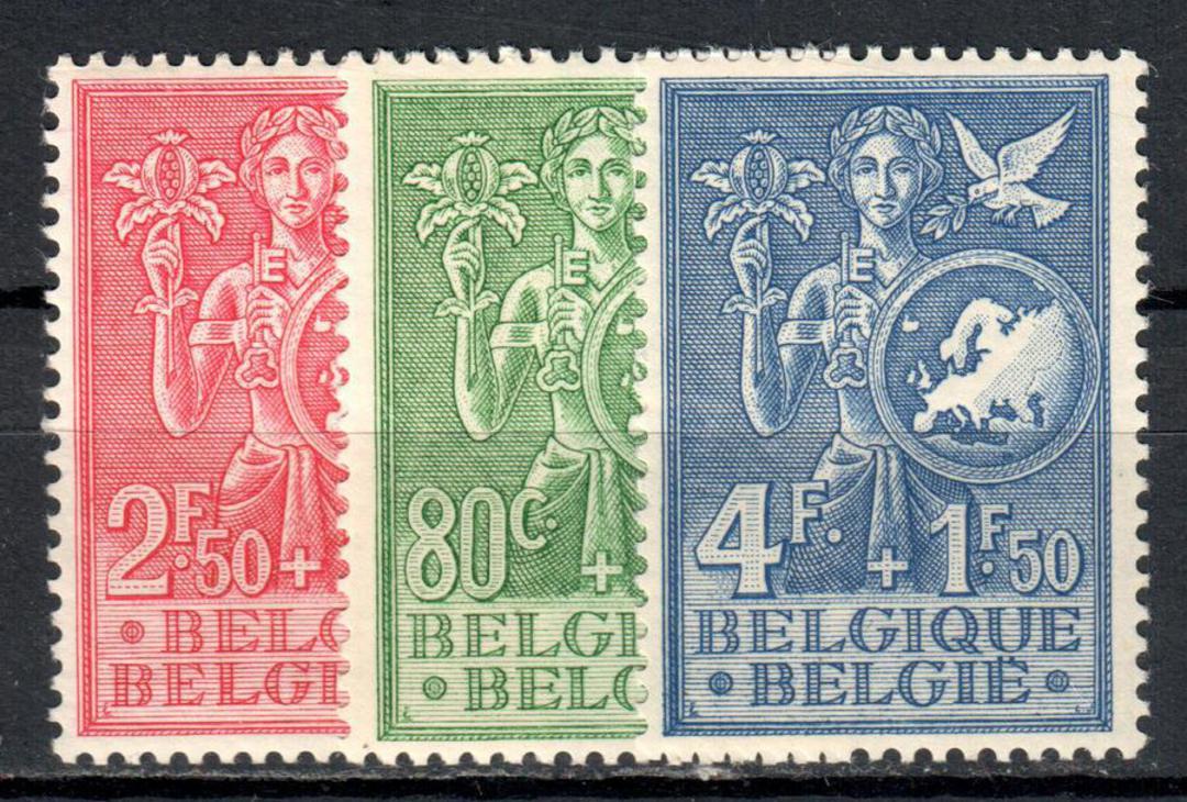 BELGIUM 1953 Child Welfare. Set of 3. Very lightly hinged. - 84507 - LHM image 0