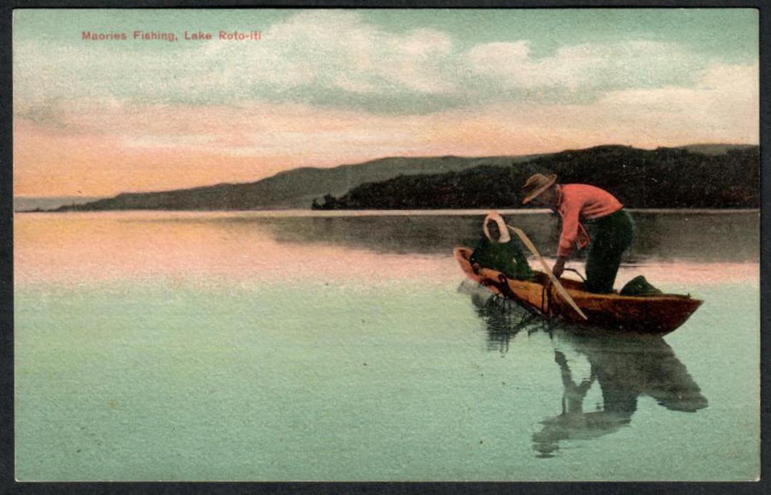 LAKE ROTOITI Maoris Fishing. Coloured Postcard. - 45970 - Postcard image 0