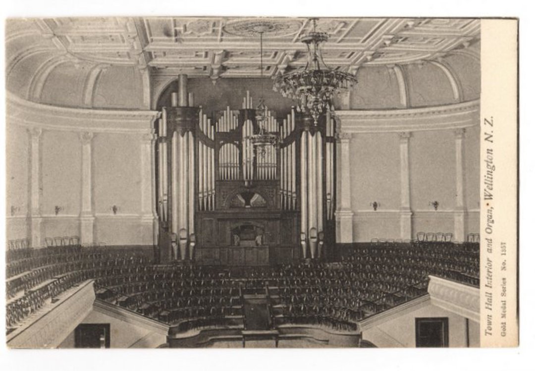 Postcard of Town Hall Interior and Organ. - 47416 - Postcard image 0