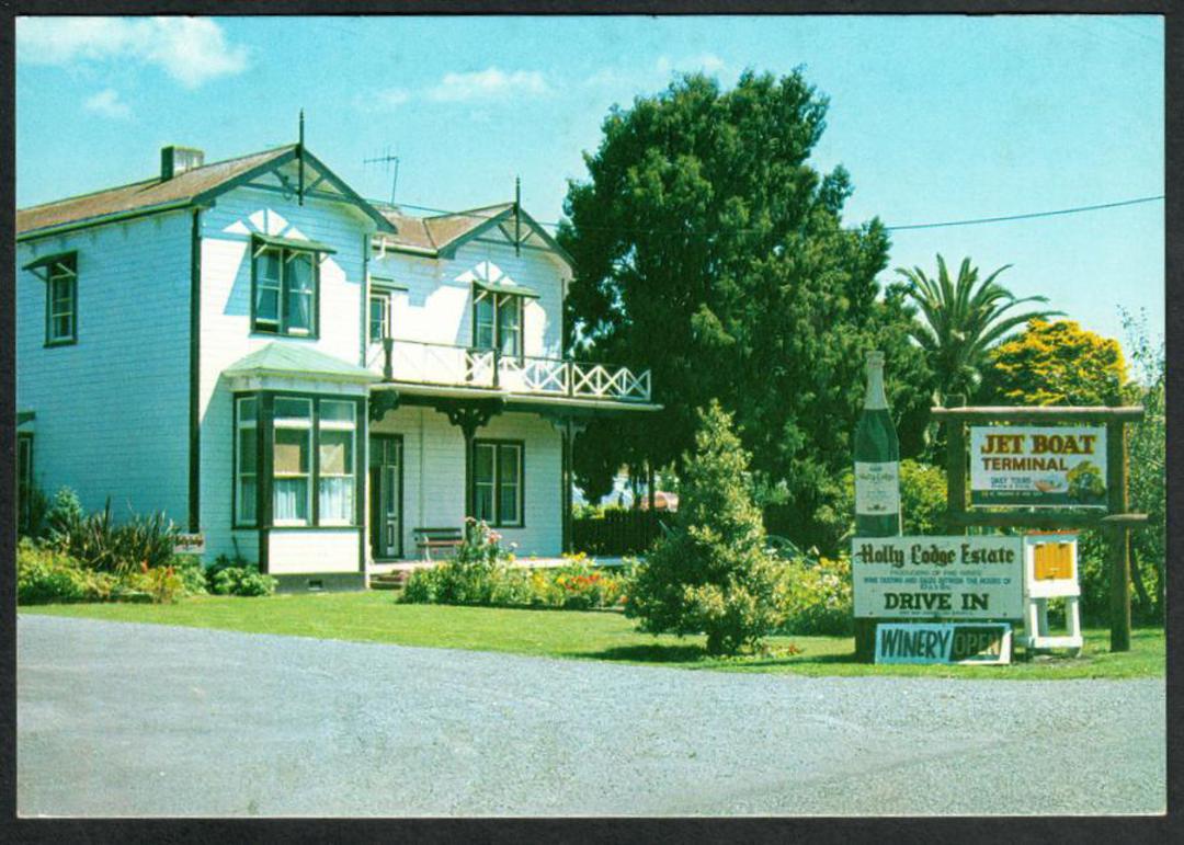 WANGANUI Homestead Holly Lodge Estate Winery. Modern Coloured Postcard. - 447106 - Postcard image 0