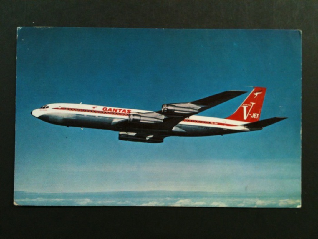 Coloured postcard of Qantas Boeing 707 V-Jet. - 41004 - Postcard image 0