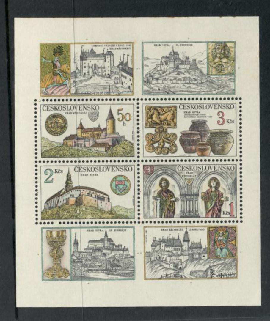 CZECHOSLOVAKIA 1982 Castles. Miniature sheet. - 52504 - UHM image 0