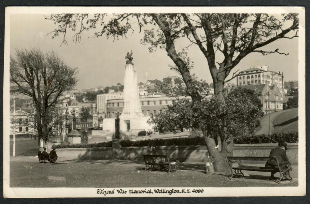 WELLINGTON War Memorial. Real Photograph by A B Hurst & Son. - 47465 - Postcard image 0