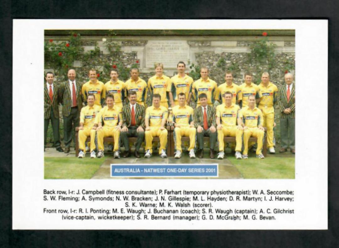 Coloured postcard of Australian Team in the 2001 Nat-West One-Day Series. - 42564 - Postcard image 0