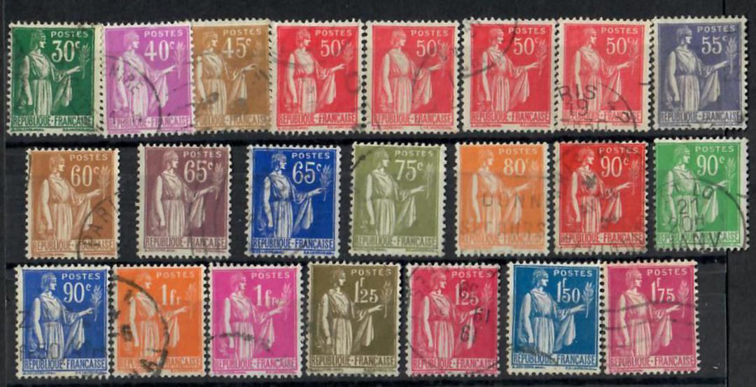 FRANCE 1932 Definitives. Set of 22. The Sower values including all the 50c types. Complete except SG 513 b. Mostly VFU. - 24527 image 0