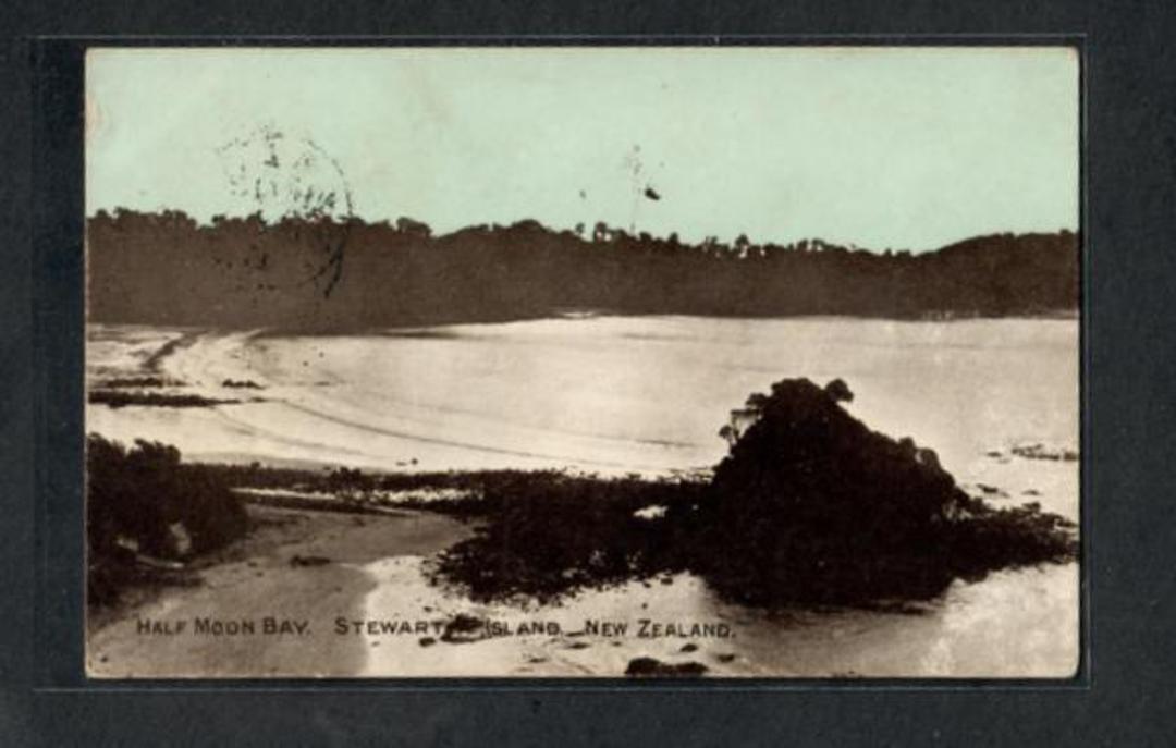 STEWART ISLAND HalfMooon Bay Tinted Postcard. - 49299 - Postcard image 0