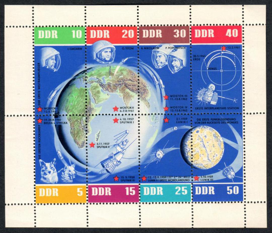 EAST GERMANY 1962 Five Years of Russian Space Flights. Set of 6 and miniature sheet. - 52214 - UHM image 0