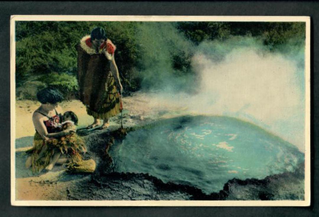 Coloured postcard by Reed of Maoris Cooking. - 49600 - Postcard image 0