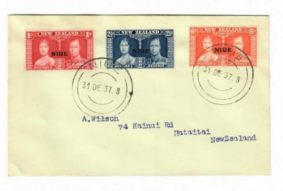 NIUE 1937 Coronation. Set of 3 on first day cover. - 32194 - FDC image 0