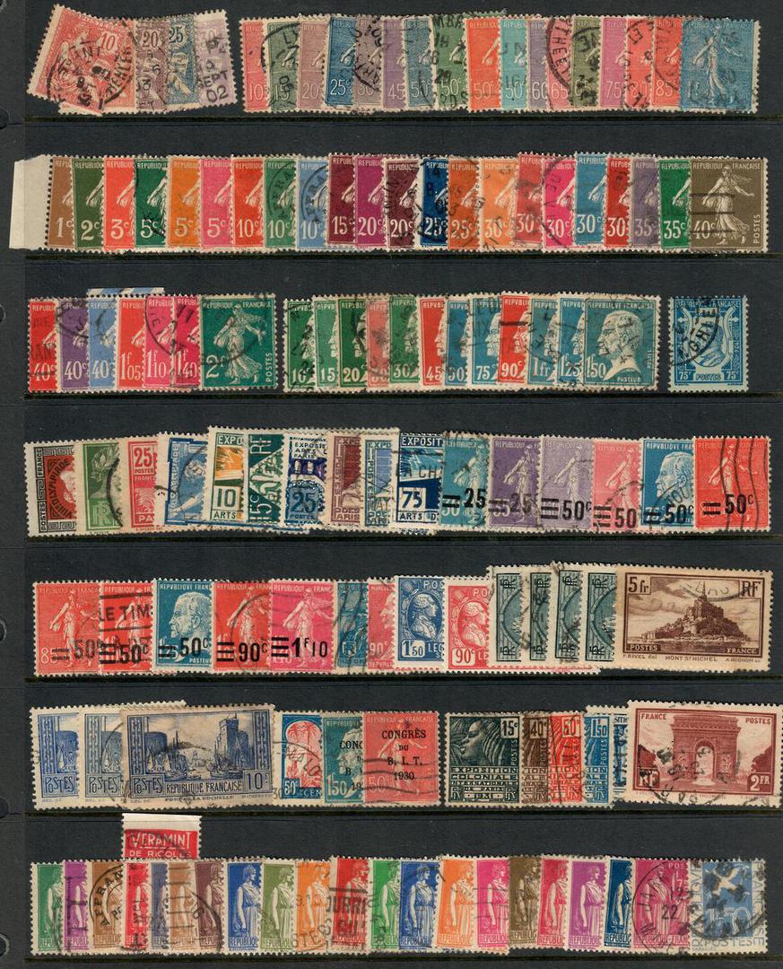 FRANCE 1900-1940 Mint and used collection. 240 stamps between Scott 133-409. Catalogue SG Â£ 260.00. - 100505 - Mixed image 0