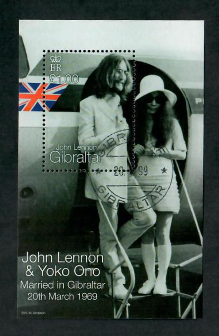 GIBRALTAR 1999 30th Wedding Anniversary of John Lennon and Yoko Ono. Set of 3 and 2 miniature sheets. - 51178 - VFU image 0