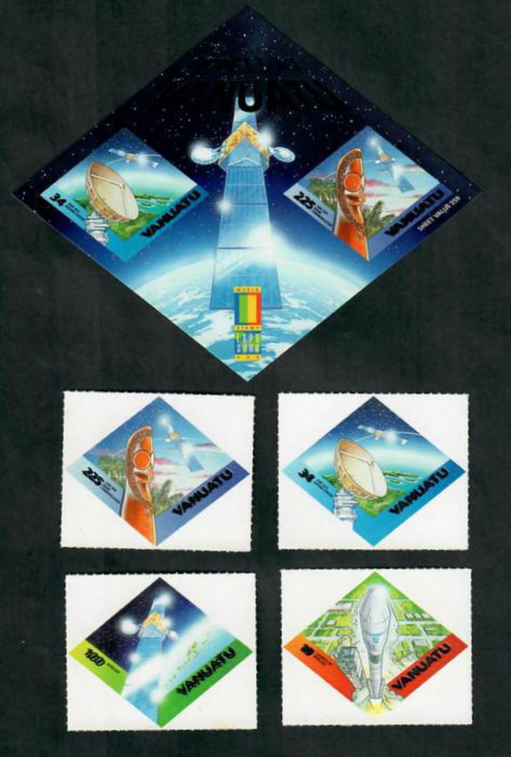 VANUATU 200 Expo 2000 International Stamp Exhibition. Set of 4 and miniature sheet. - 50915 - UHM image 0
