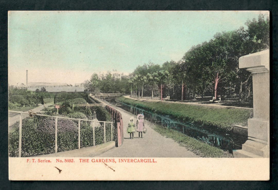Coloured postcard of The Gardens Invercargill. - 49381 - Postcard image 0