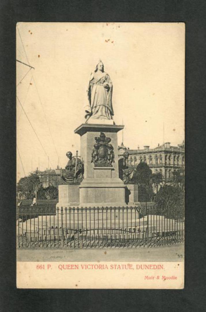 Postcard by Muir & Moodie of Queen Victoria Statue Dunedin. - 49290 - Postcard image 0