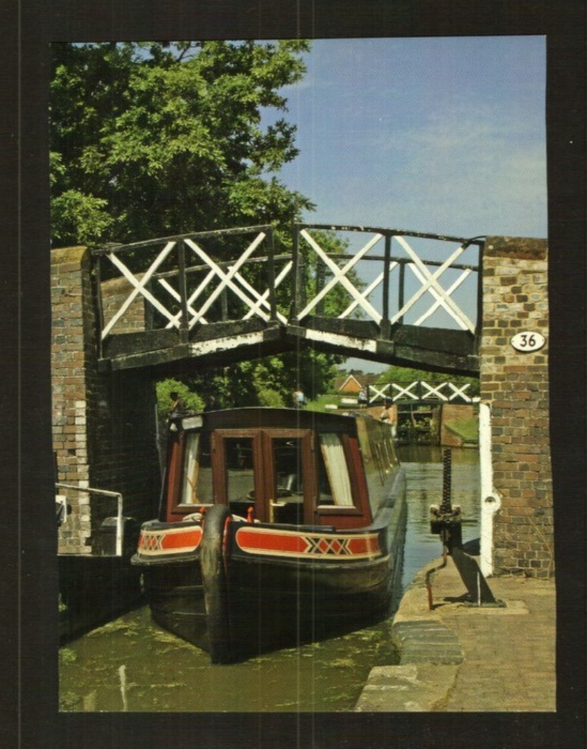 Modern Coloured Postcard of Kingswood Junction Stratford on Avon Canal. - 440043 - Postcard image 0