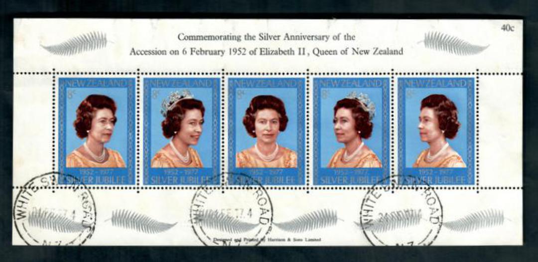 NEW ZEALAND Postmark Auckland WHITE SWAN ROAD. J Class cancel on 1977 miniature sheet. - 50024 - Postmark image 0