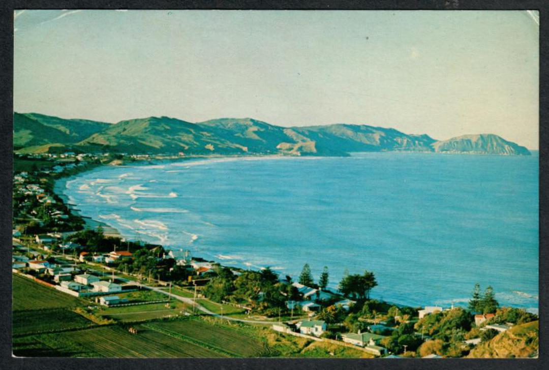 GISBORNE Wainui Beach. Coloured Postcard. - 48191 - Postcard image 0
