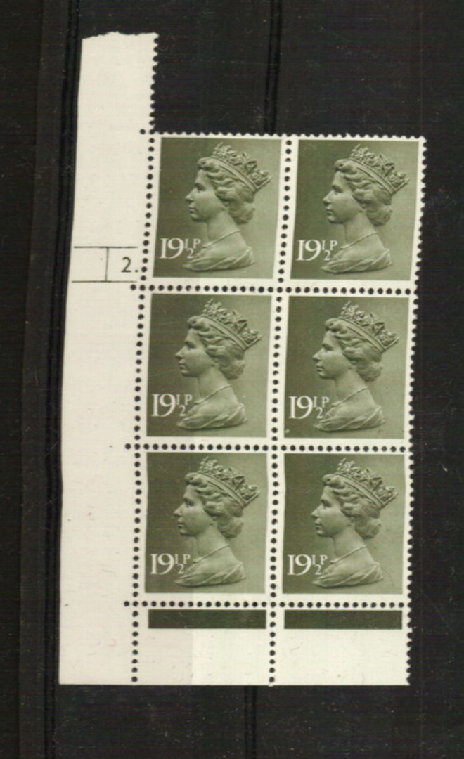 GREAT BRITAIN 1979 Machin 19p Olive-Grey. Plate 2 No Dot and Plate 2 with Dot. - 23217 - UHM image 0