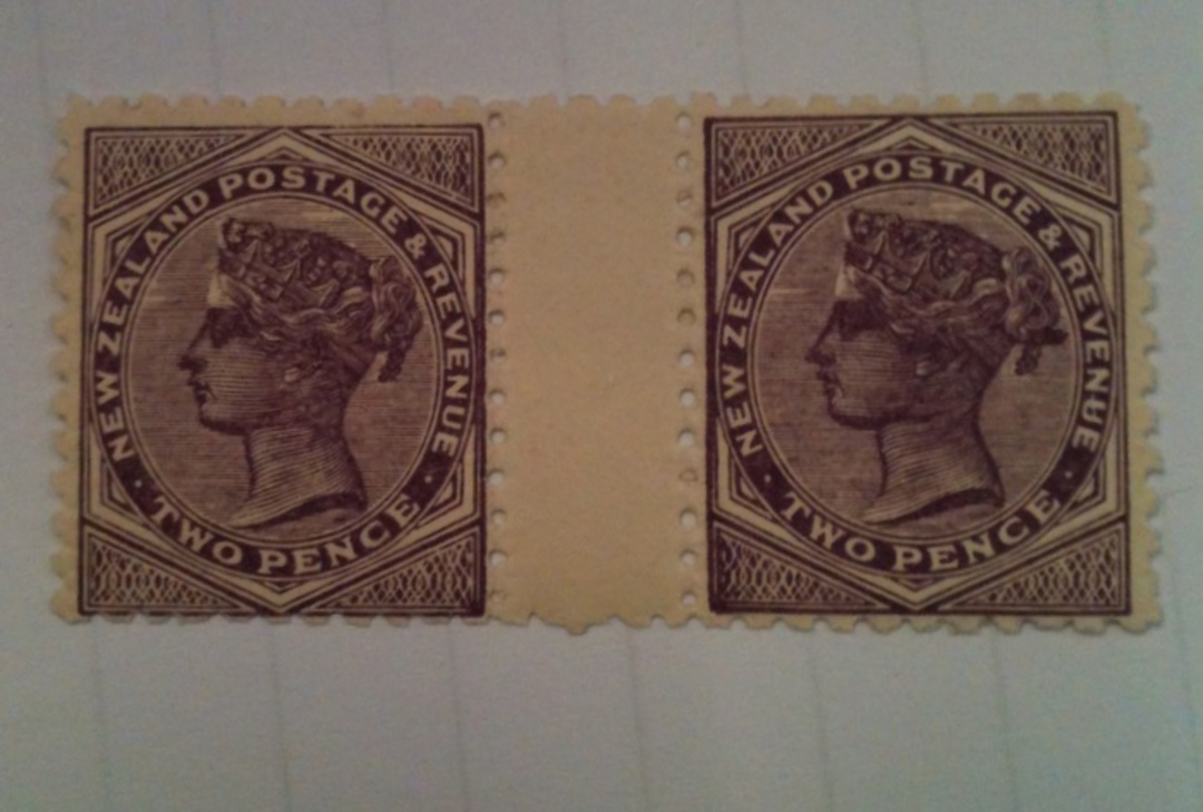 NEW ZEALAND 1882 Victoria 1st Second Sideface 2d Mauve. Perf 11 Gutter Pair. No Watermark. - 71914 - LHM image 0