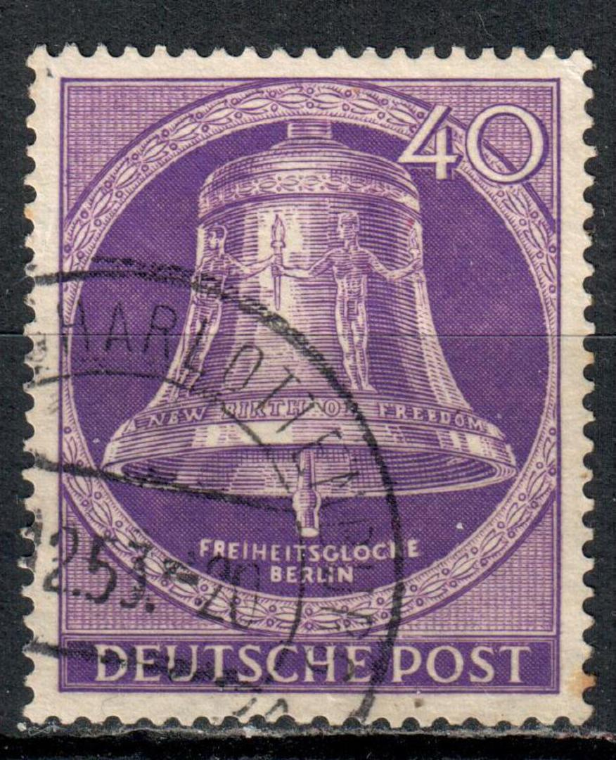 WEST BERLIN 1953 Freedom Bell. 40pf Reddish Violet. Clapper to the centre. - 71369 - FU image 0