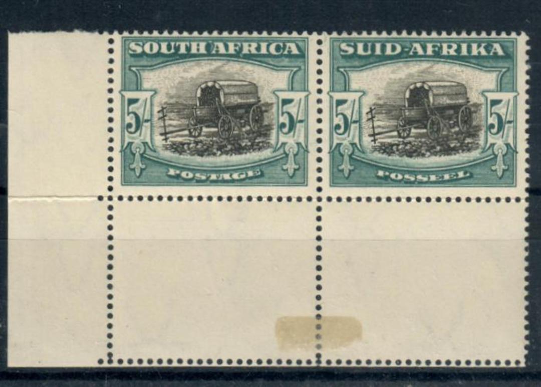 SOUTH AFRICA 1947 Definitive 5/- Black and Pale Blue-Green. Joined pair. - 20756 - UHM image 0