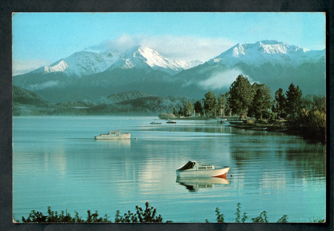 Coloured postcard by Avon of Lake Te Anau. - 49320 - Postcard image 0
