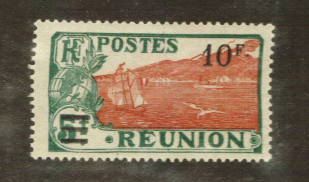 REUNION 1924 Definitive Surcharge 10fr on 5fr Lake and Blue-Green. Very fine lightly hinged copy. - 76468 - LHM image 0